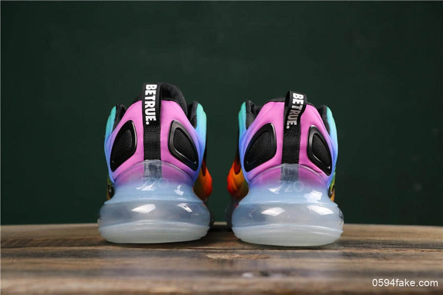 耐克Nike Air Max 720 BETRUE公司级版本太空大气垫前卫运动慢跑鞋彩虹渐变透明底氮气大底 货号：CJ5472-900