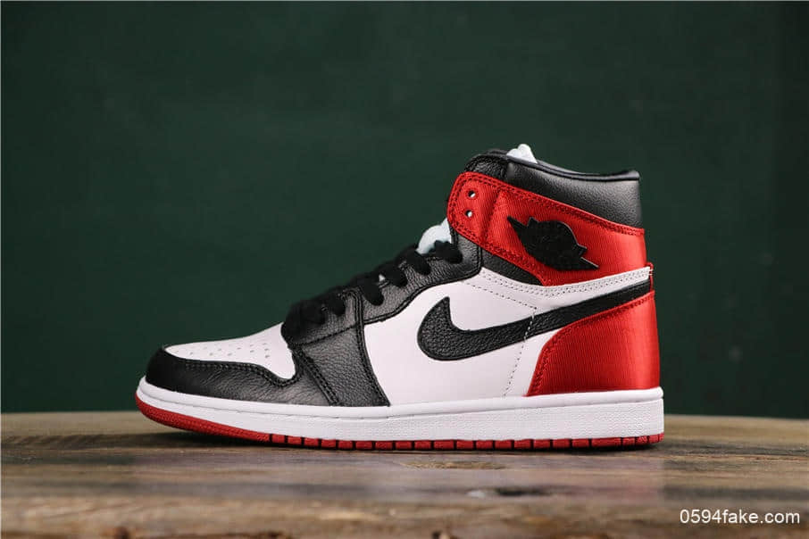 乔丹Air Jordan 1 Satin WMNS Black Toe原厂复刻AJ1丝绸扣碎TOP纯原版本丝绸黑脚趾 货号：CD0461-016