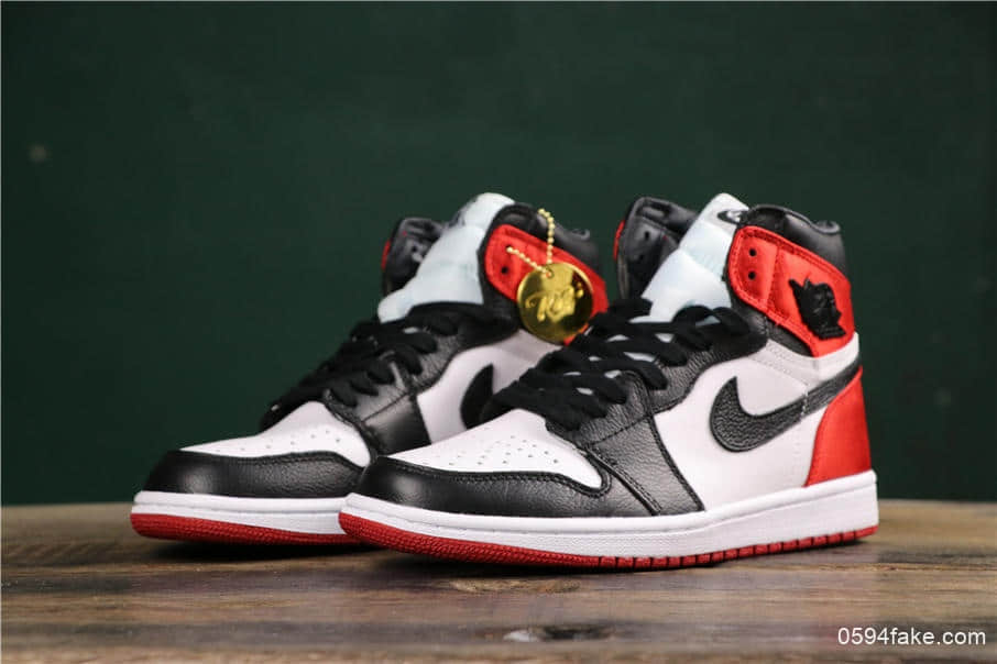 乔丹Air Jordan 1 Satin WMNS Black Toe原厂复刻AJ1丝绸扣碎TOP纯原版本丝绸黑脚趾 货号：CD0461-016