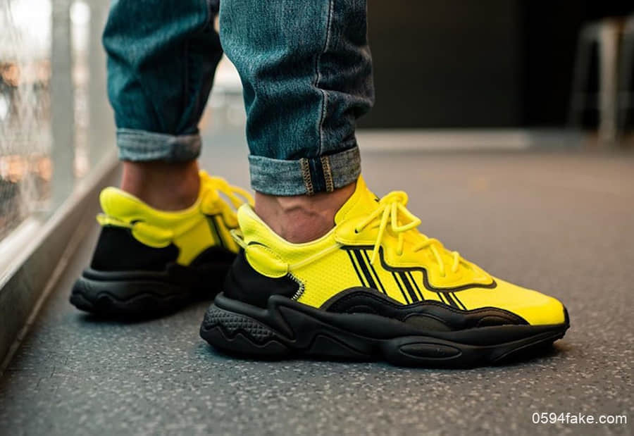 超吸睛配色！想不注意都难！adidas Ozweego“Solar Yellow”明日发售！ 货号：EG7449