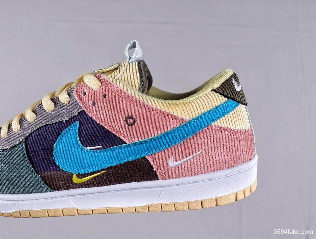 耐克Nike Sb Dunk Low Pro Og Qs公司级版本拼接条纹灯芯绒低帮系列百搭休闲板鞋 货号：BQ6817-972