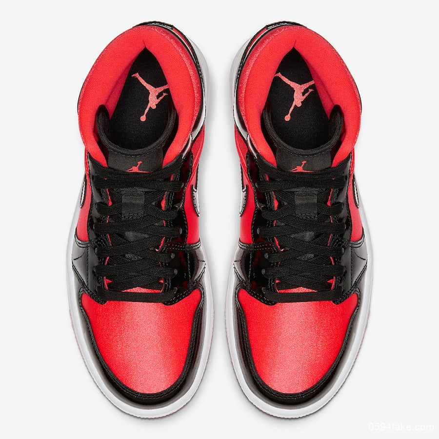 热情似火的Hot punch鞋面搭配亮黑色漆皮！这双Air Jordan 1 Mid就一个字：酷！ 货号：BQ6472-600