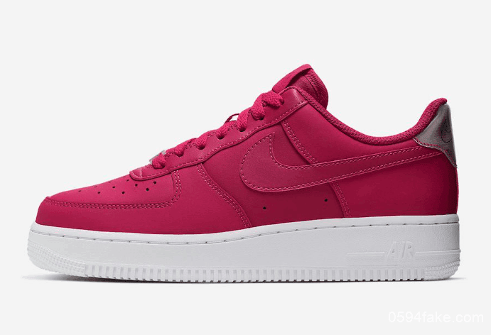 Nike Air Force 1全新配色登场！好看到溢出屏幕的玫粉色！ 货号：AO2132-601