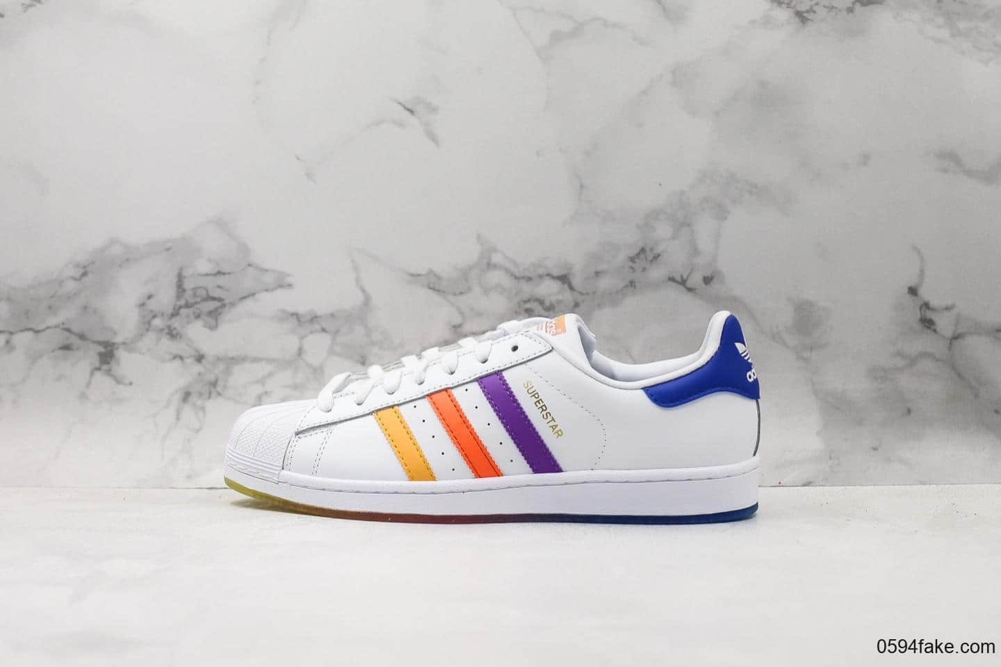 阿迪达斯adidas Superstar II White gradient purple纯原版本贝壳头经典百搭休闲运动板鞋皮革白渐变蓝绿水晶底 货号：EG8133