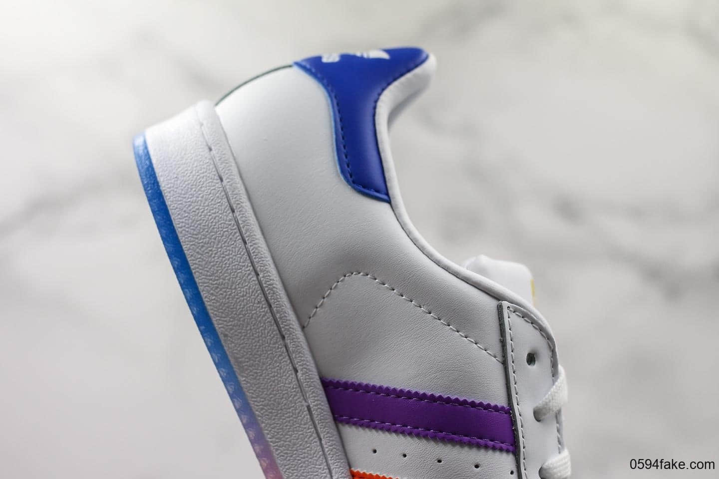 阿迪达斯adidas Superstar II White gradient purple纯原版本贝壳头经典百搭休闲运动板鞋皮革白渐变蓝绿水晶底 货号：EG8133