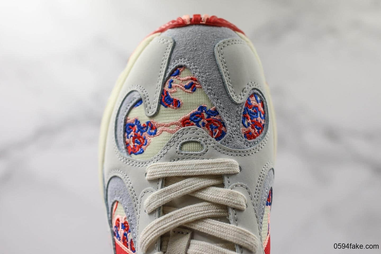 阿迪达斯Adidas Originals Yung-1 Lucky Cloud White纯原版本勇1系列复古休闲运动老爹慢跑鞋米白宝蓝红锦鲤祥云 货号：EE7087