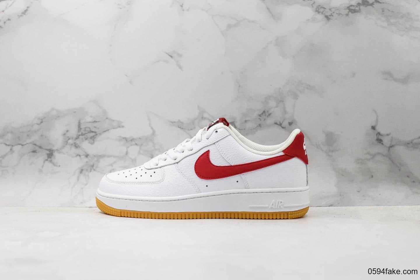 耐克Nike Air Force 1 '07 Low White Gum Blue Void公司级版本海外限定配色白红内置全掌air sole气垫硬质牛剖层移膜革 货号：CI0057-101