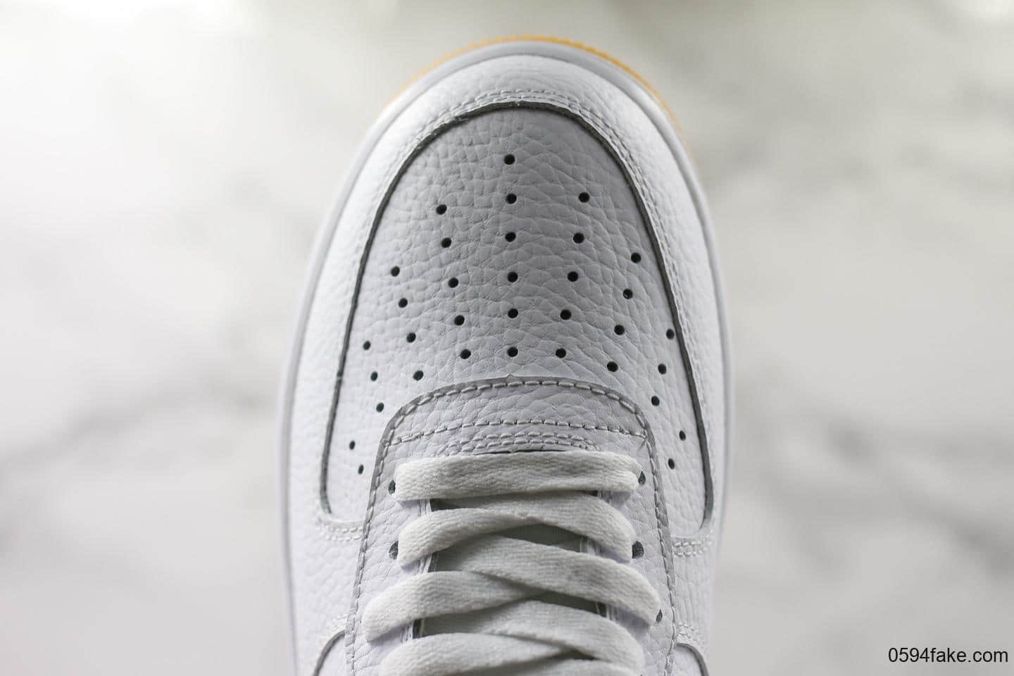 耐克Nike Air Force 1 '07 Low White Gum Blue Void公司级版本海外限定配色白红内置全掌air sole气垫硬质牛剖层移膜革 货号：CI0057-101