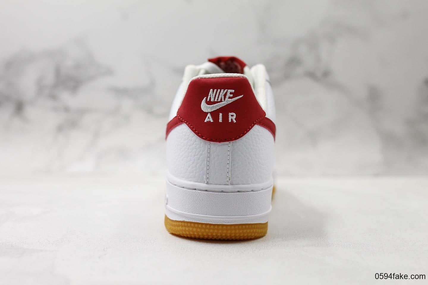 耐克Nike Air Force 1 '07 Low White Gum Blue Void公司级版本海外限定配色白红内置全掌air sole气垫硬质牛剖层移膜革 货号：CI0057-101