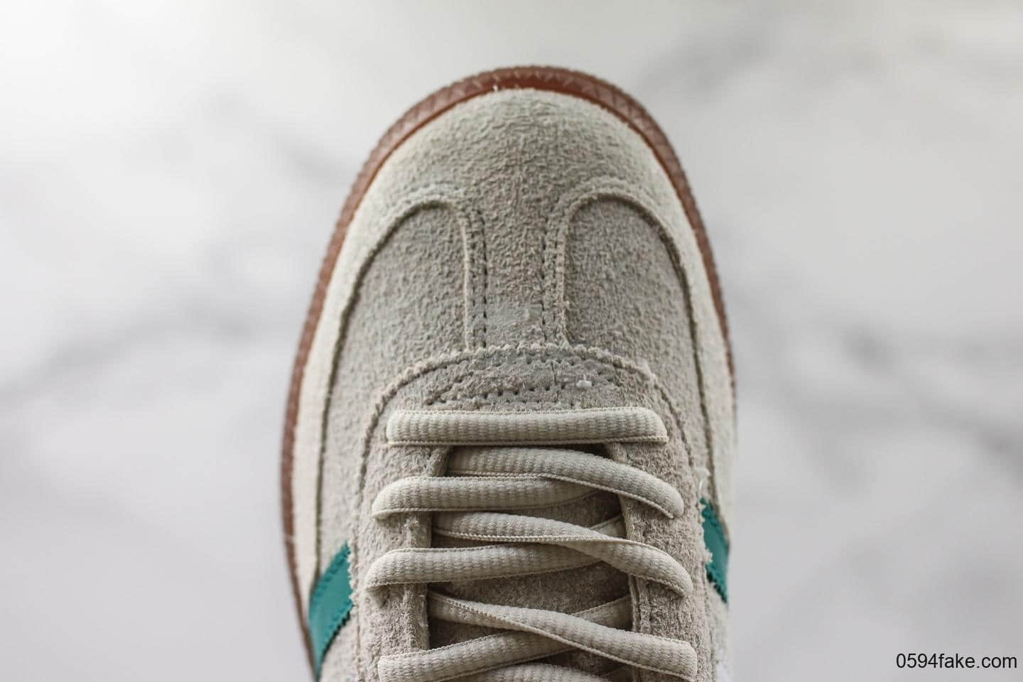 阿迪达斯Adidas Originals Handball Spezial复古休闲板鞋全鞋采用进口头层猪八制作牛筋耐磨大底 货号：DB3570