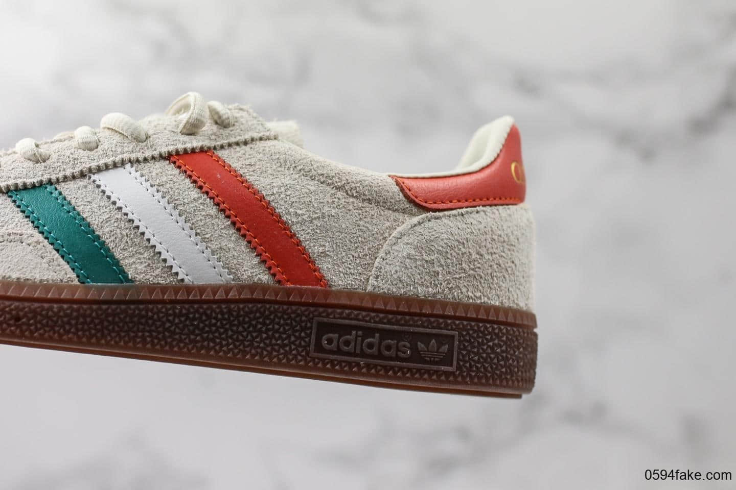 阿迪达斯Adidas Originals Handball Spezial复古休闲板鞋全鞋采用进口头层猪八制作牛筋耐磨大底 货号：DB3570