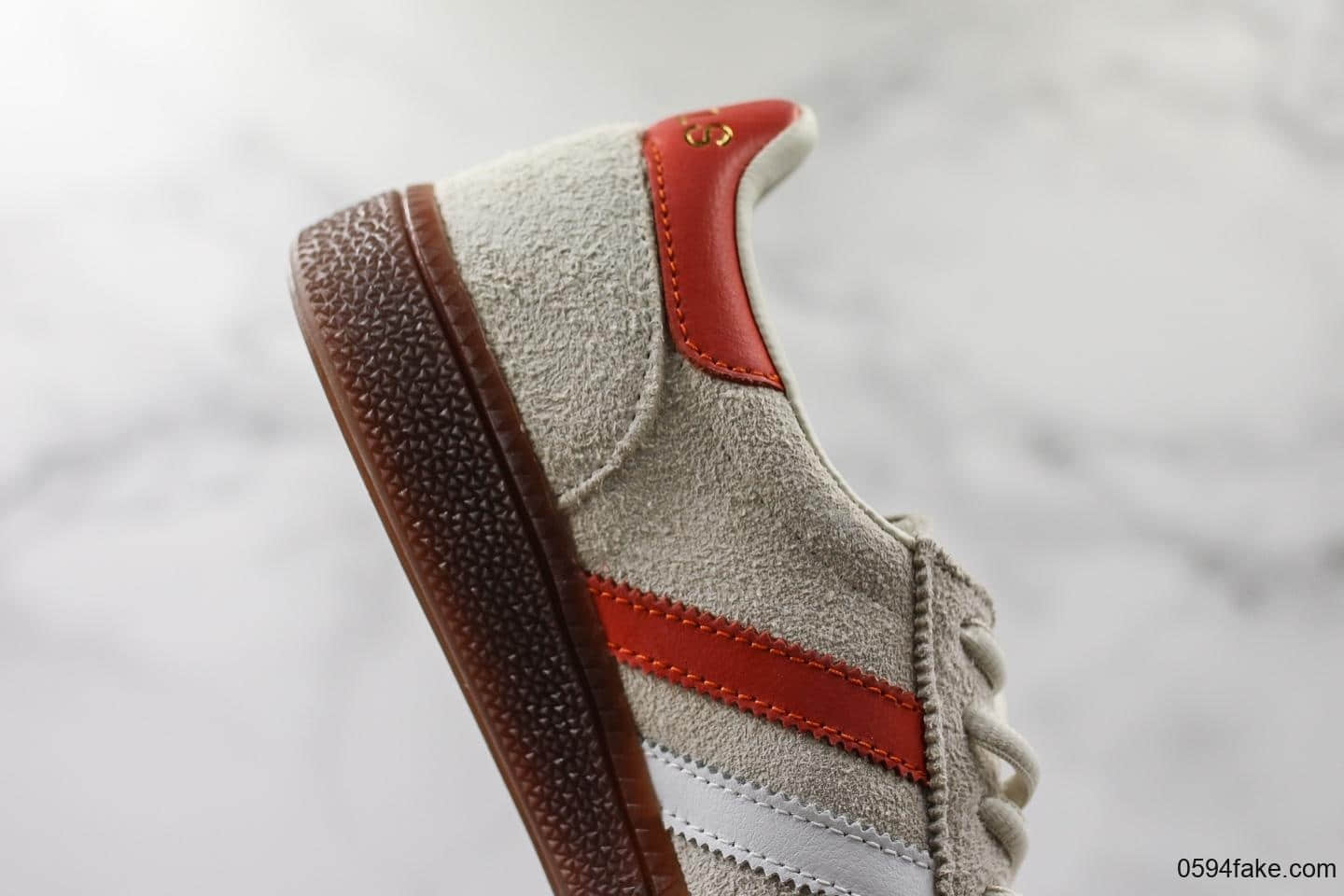 阿迪达斯Adidas Originals Handball Spezial复古休闲板鞋全鞋采用进口头层猪八制作牛筋耐磨大底 货号：DB3570
