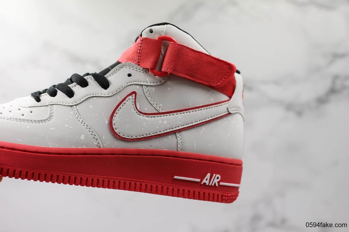 耐克Nike Air Force 1纯原版本世界篮球杯红绿鸳鸯全鞋身采用的是Micro Fiber 超纤反光材质原楦头原纸板打造内置气垫 货号：CK4581-110