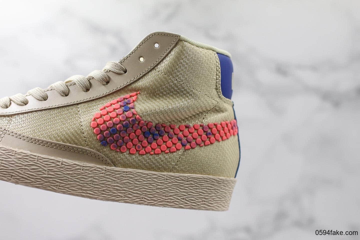 耐克Nike Blazer MID PRM公司级版本中帮开拓者女子秋季蛇纹钩板鞋