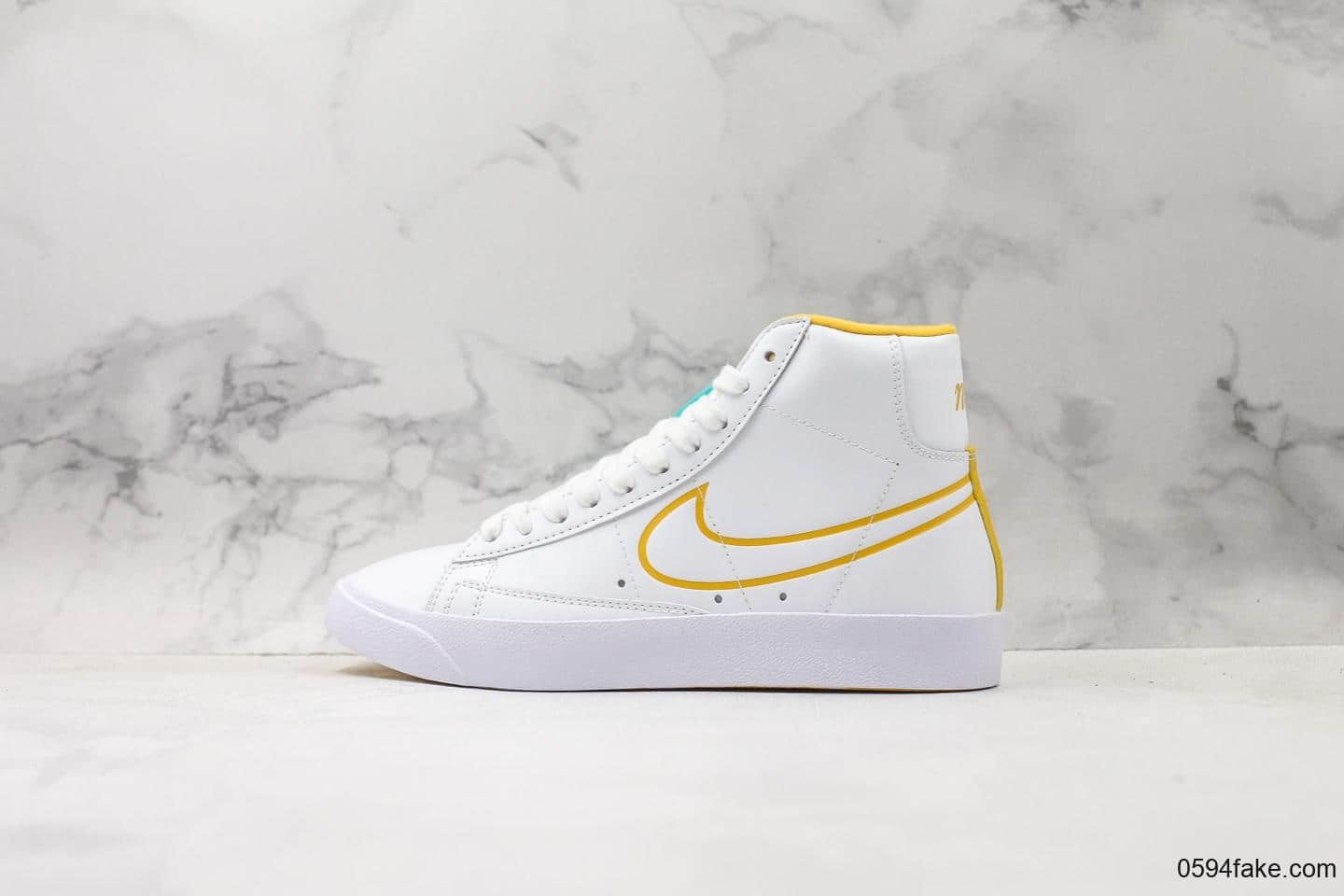 耐克Nike W Blazer Mid ‘77 Vntg WE Suede公司级高帮开拓者彩白黄镭射鞋垫搭配后跟like Zoom Air气垫 货号：CJ3643-100