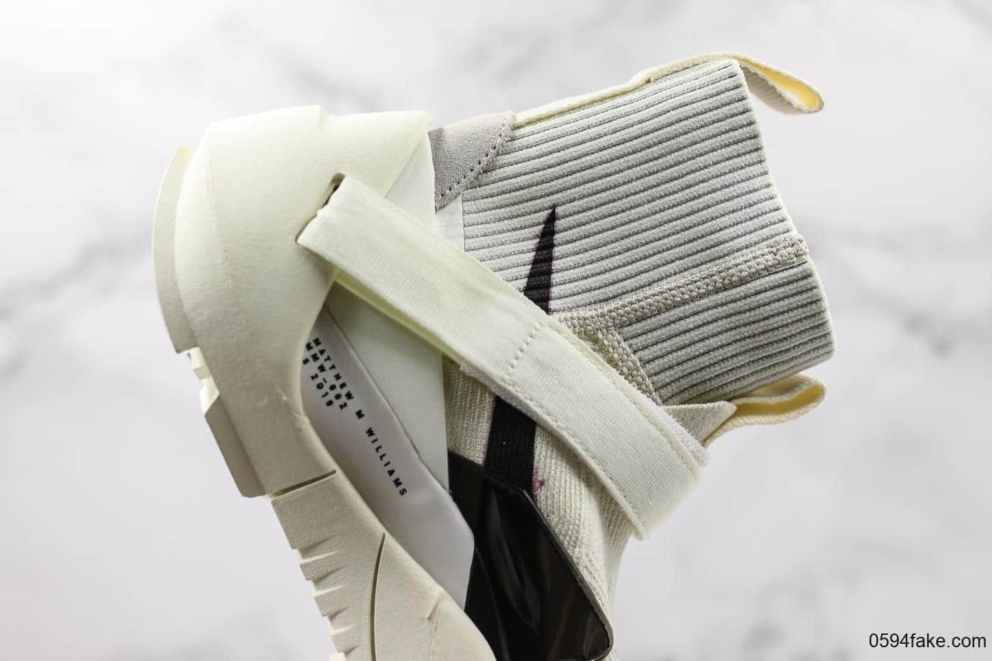 耐克Nike Free TR Flyknit 3 SP Black纯原联名款机能袜子针织高筒运动套底慢跑鞋针织白 货号：AQ9201-100