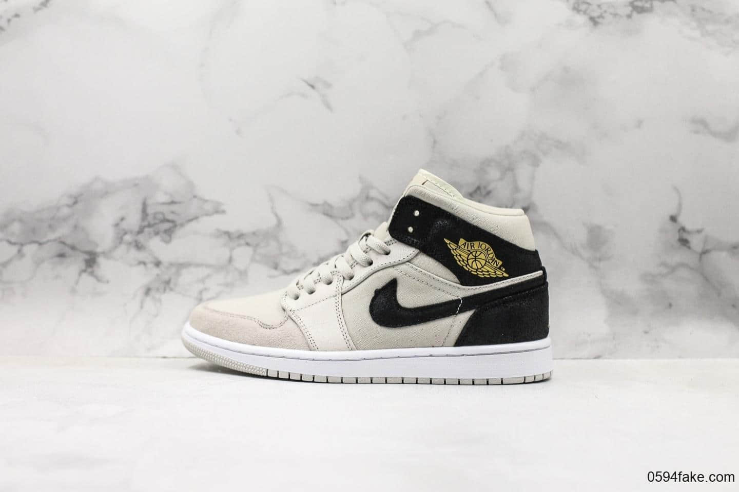 乔丹AIR JORDAN 1 MID LIght Bone GS狼灰配色AJ1原装原材原厂定制龟裂麂皮小红书爆款 货号：554725-023