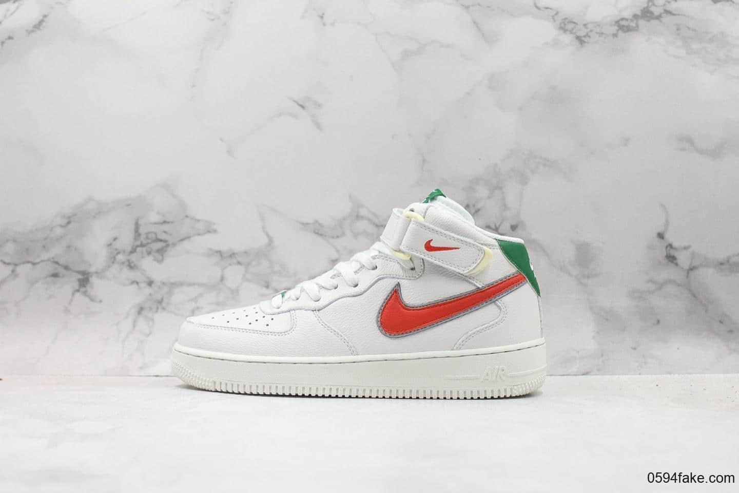 耐克Nike Air Force 1'07 LV8 x Stranger Things Hawkins High纯原版本怪奇物语空军一号联名原楦头原纸板打造最纯正空军版型专注外贸渠道全掌内置气垫原盒配件 货号：CJ6106-100