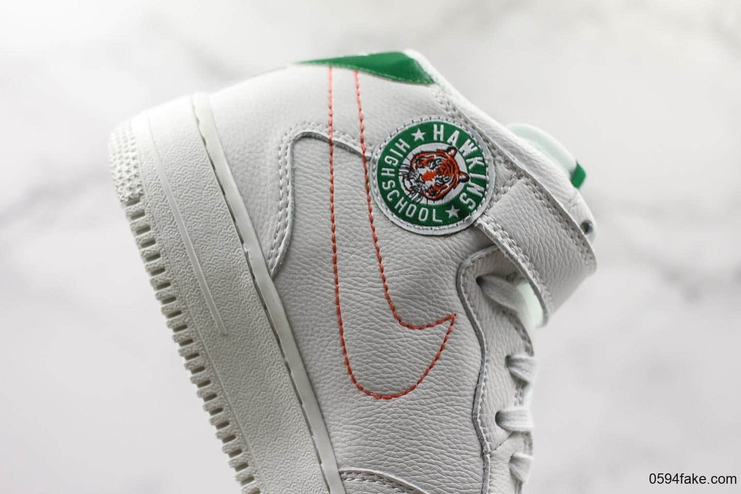 耐克Nike Air Force 1'07 LV8 x Stranger Things Hawkins High纯原版本怪奇物语空军一号联名原楦头原纸板打造最纯正空军版型专注外贸渠道全掌内置气垫原盒配件 货号：CJ6106-100