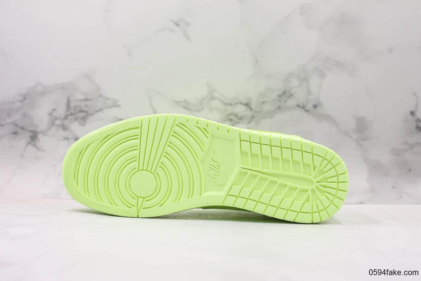 耐克Nike Wmns Air Jordan 1 Ret Hi Prem纯原版本低帮AJ1反光荧光绿柠檬绿时尚运动篮球板鞋 货号：CJ7891-700