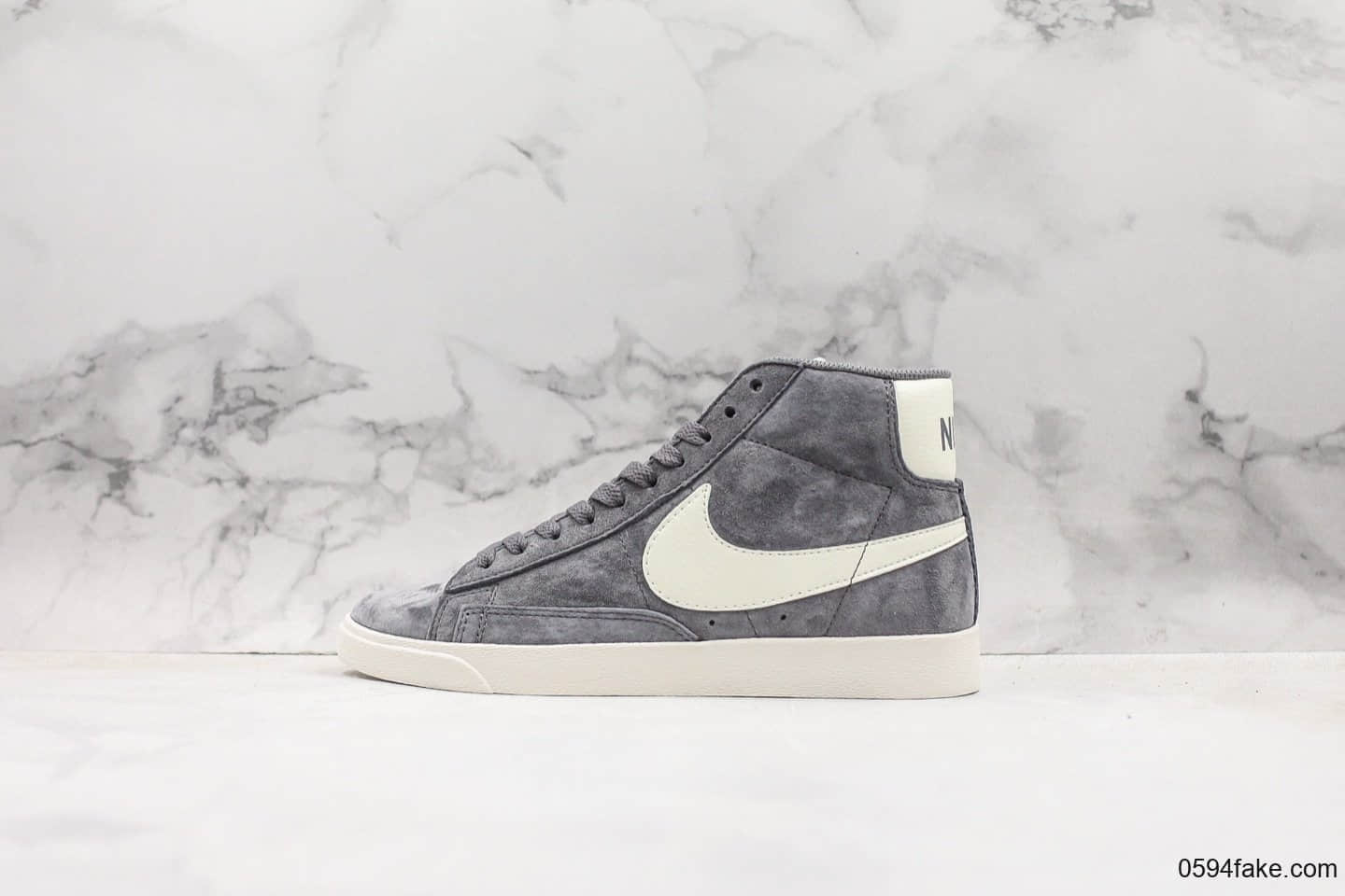 耐克Nike Blazer Mid Vintage Suede开拓者中帮板鞋深灰公司级带半码 搭载Zoom Air缓震科技脚感舒适澎湃 货号：917862-004