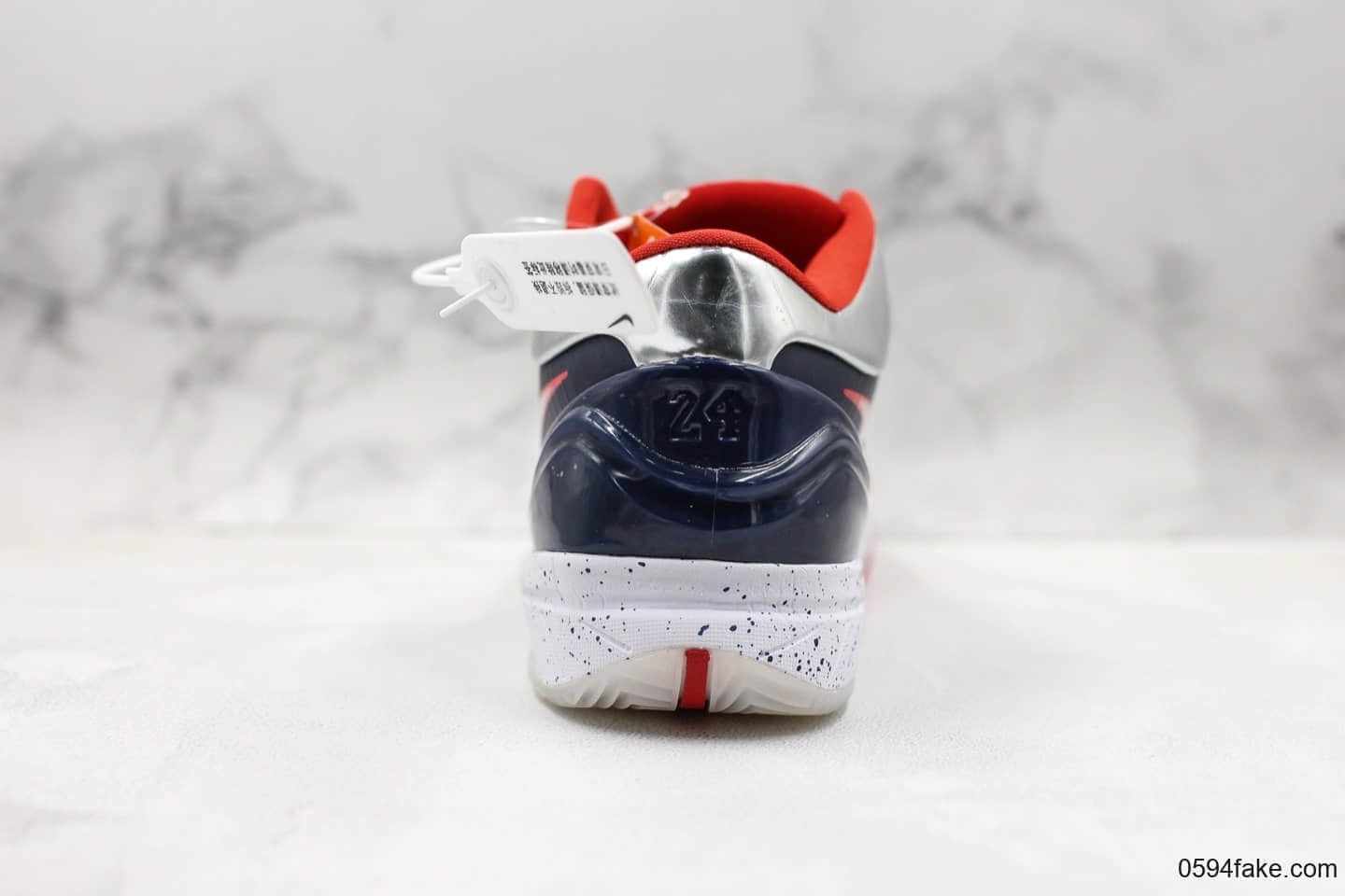 耐克Nike Zoom Kobe 4纯原版本科比4代实战真碳板篮球战靴中底采用LunarliteFoam核心缓震科技 货号：AV6339-014