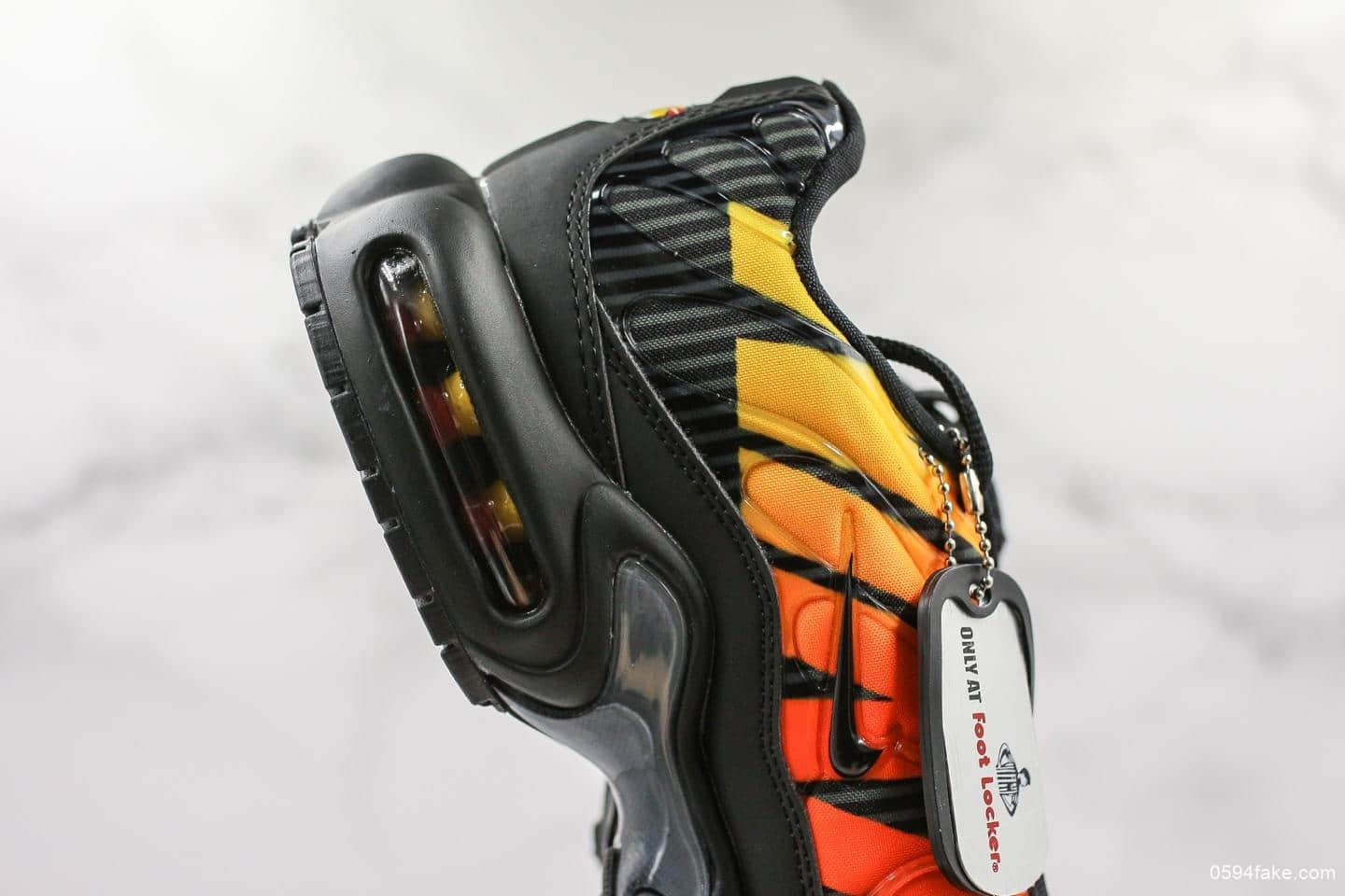 耐克Nike Air Max Plus纯原版本TN老爹鞋原厂气垫原盒原标休闲运动鞋 货号：AT0040-002
