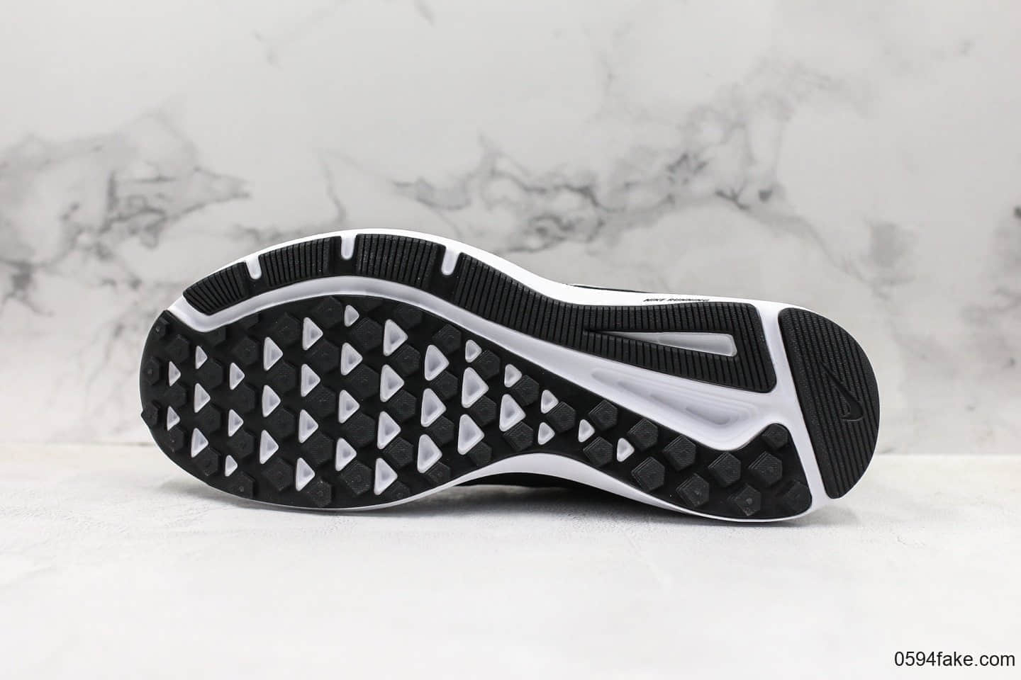耐克Nike Quest 2.0 DouFA公司级版本登月极致跑鞋二代内置气垫最新科技全掌Phylon泡棉中底 货号：CI3787-002