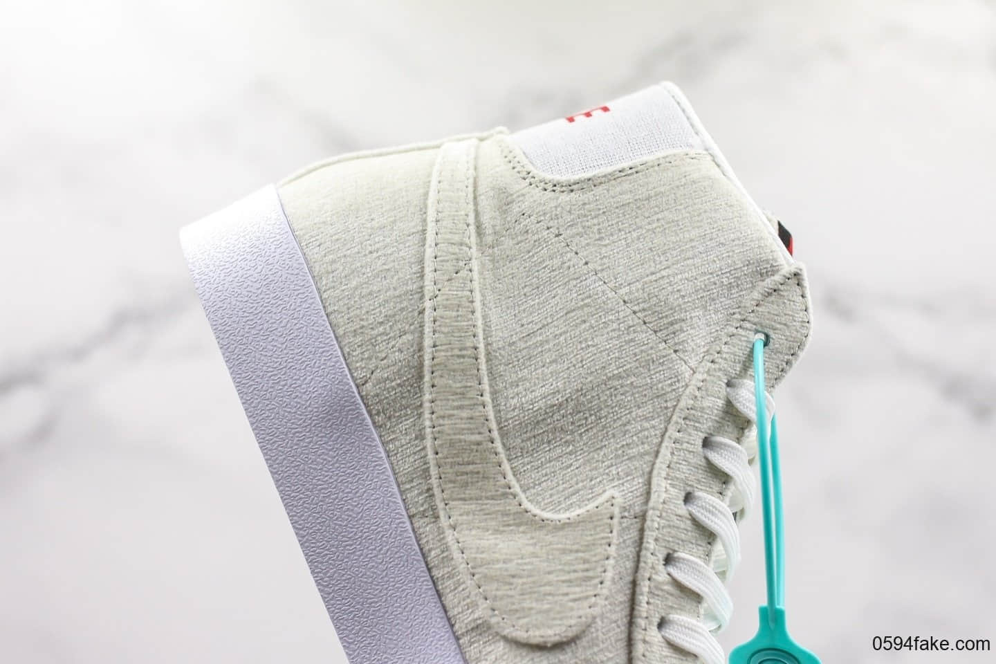 耐克Stranger Things x Nike Blazer Mid怪奇物语联名款米白色公司级带半码 货号：CJ6102-100