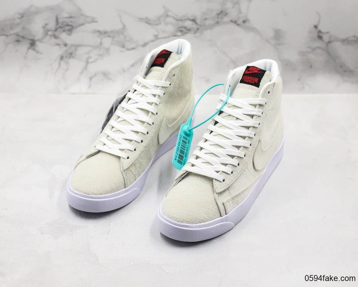 耐克Stranger Things x Nike Blazer Mid怪奇物语联名款米白色公司级带半码 货号：CJ6102-100