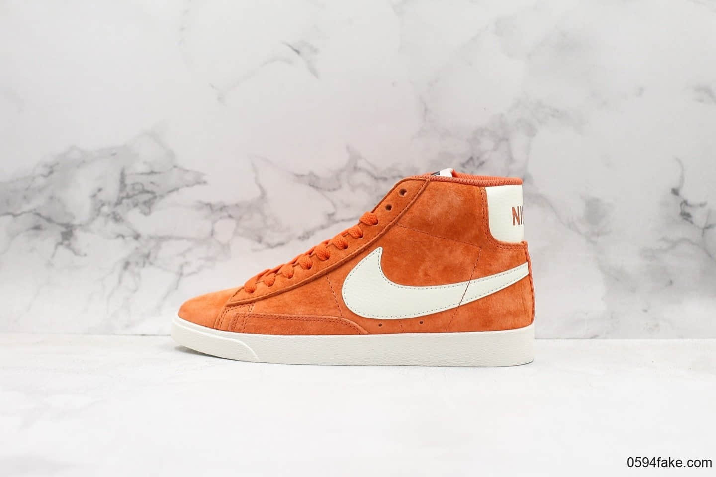 耐克Nike Blazer Mid Vintage Suede开拓者中帮休闲板鞋橙色公司级带半码 进口猪八材质原厂内部档案开发 货号：917862-800