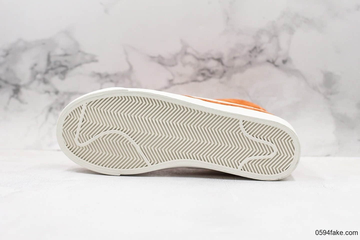 耐克Nike Blazer Mid Vintage Suede开拓者中帮休闲板鞋橙色公司级带半码 进口猪八材质原厂内部档案开发 货号：917862-800