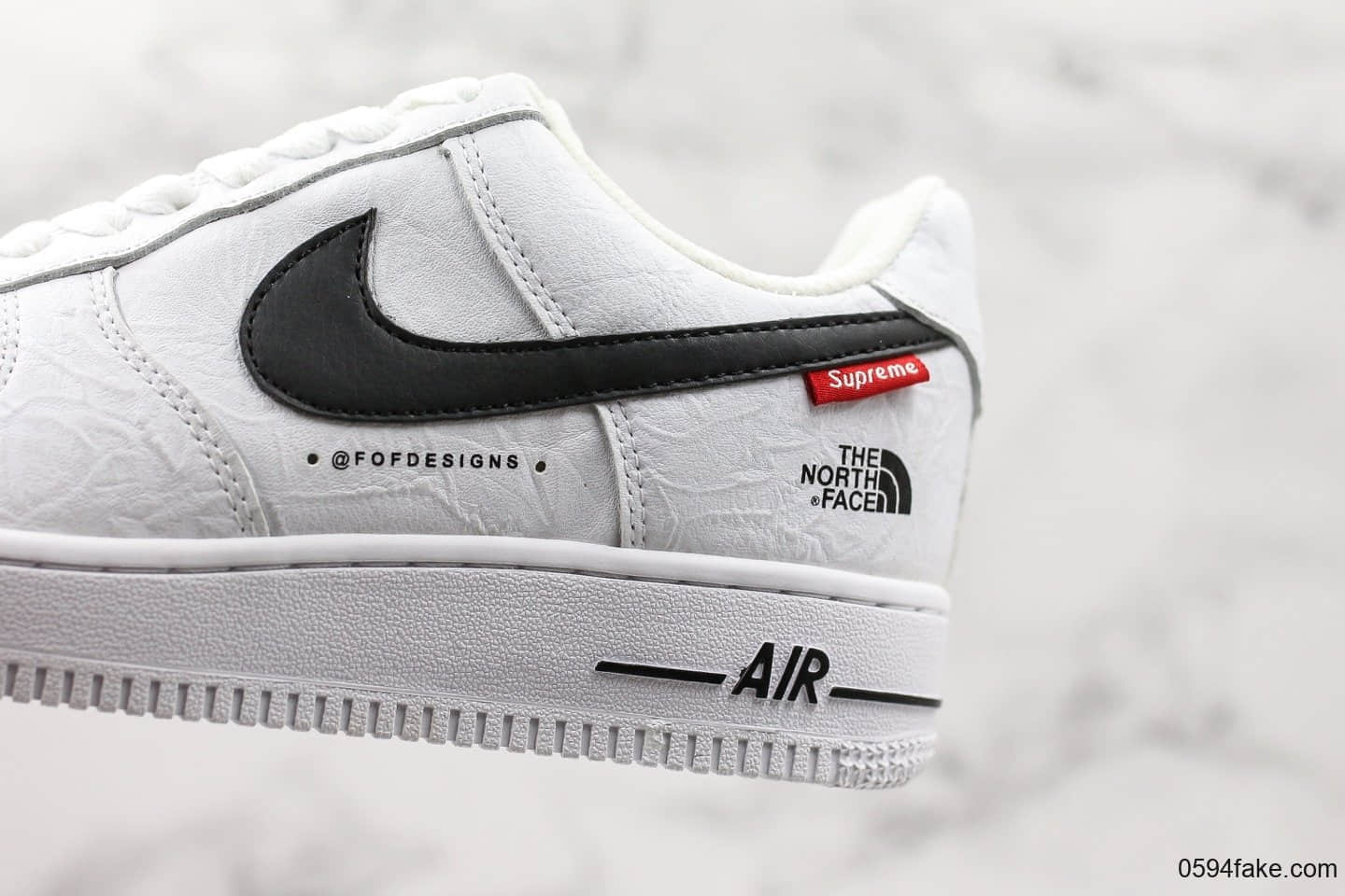 耐克Nike Air force 1 x Supreme x The North Face三方联名空军一号休闲板鞋黑白公司级带半码台湾原材手抓纹皮料 货号：AR3066-100