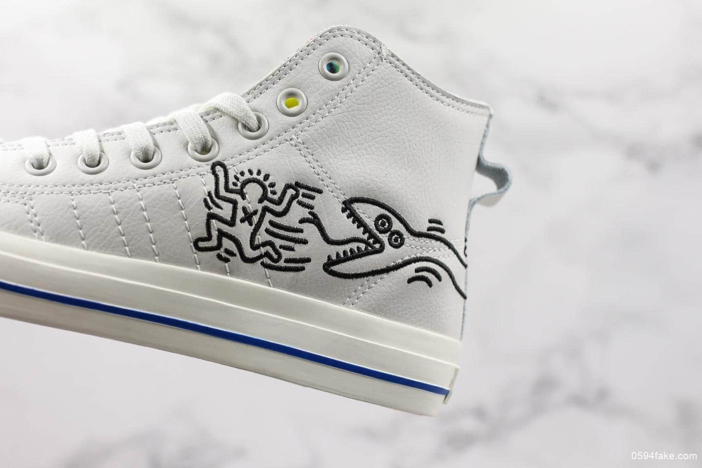 阿迪达斯adidas Keith Haring x Originals Nizza公司级三叶草贪吃蛇涂鸦配色全鞋头层皮制作原盒原标 货号：EE9297