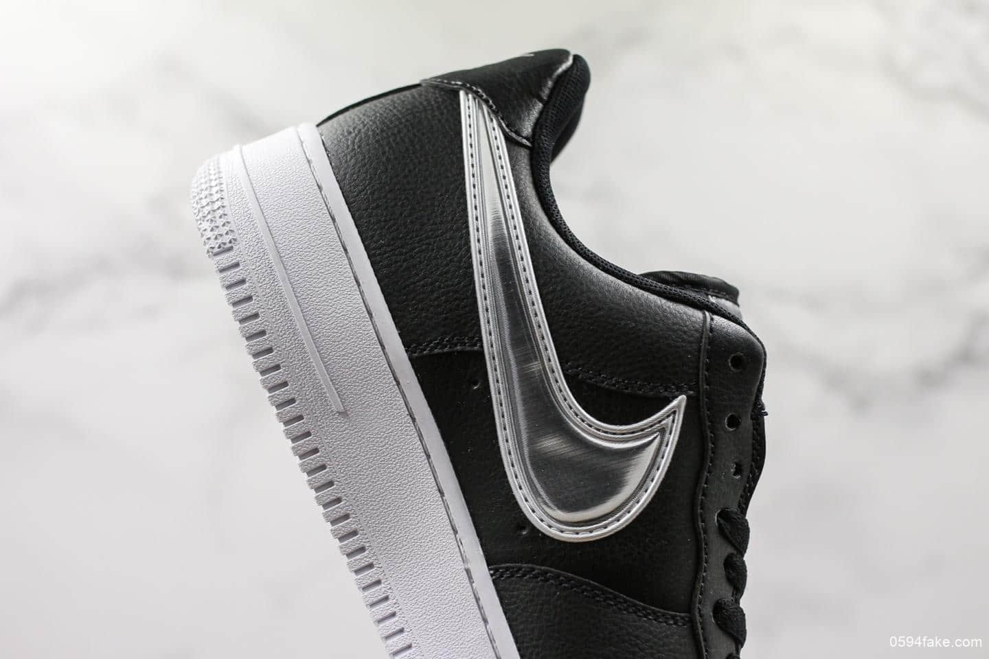 耐克Nike Air Force 1 07 LV8 Oversize Swoosh April公司级版本空军一号经典百搭休闲运动板鞋黑皮灰银渐变放大钩 货号：AO2441-003