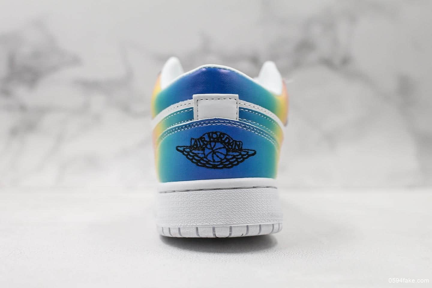 耐克Nike AIR JORDAN 1 LOW AJ1 GS 海外定制Custom版本阳光彩虹独角兽后跟渐变设计效果