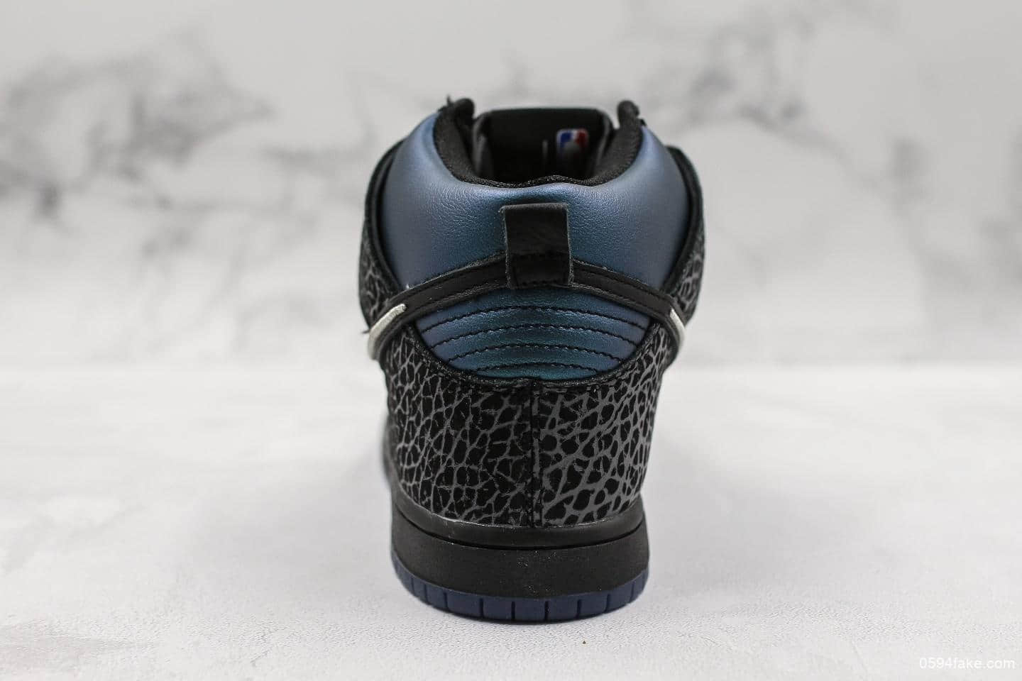 耐克Nike SB Dunk High Black Sheep纯原版本全明星黑黄蜂变色龙材质原盒配套包装原档案开发 货号：BQ6827-001