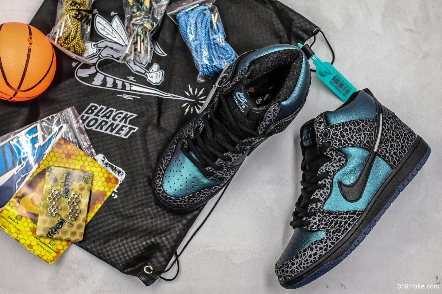 耐克Nike SB Dunk High  Black Sheep纯原版本全明星黑黄蜂变色龙材质原盒配套包装原档案开发 货号：BQ6827-001