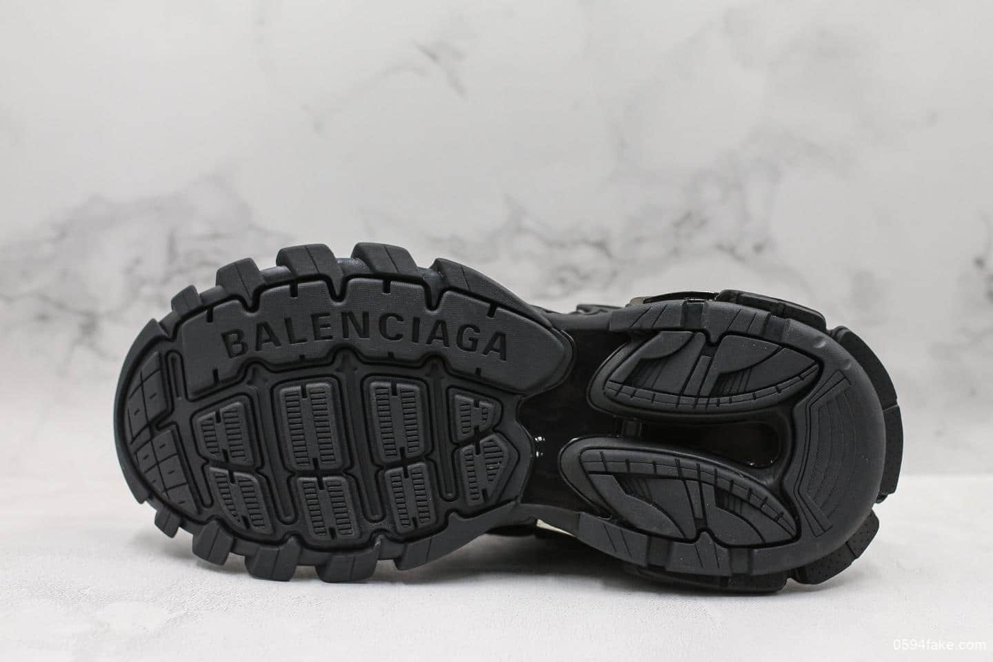 巴黎世家Balenciaga Track.2镂空黑色市面顶级纯原版本细节对比ZP区别市面低端版本