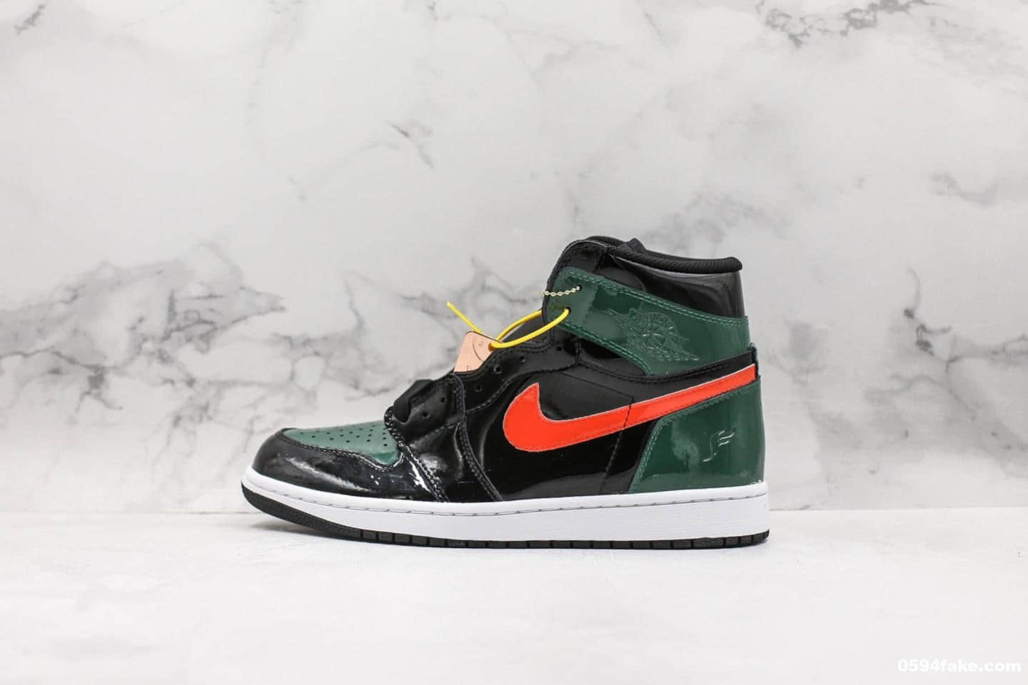 乔‎丹‌Air Jordan 1 x SoleFly F&F纯原版本乔​丹1代‎大​宝剑篮‎球鞋黑‎绿​漆皮‎鸳‌鸯限量​联名‎款全新升‎级版‎鞋楦一比一开版‎完‎美‌还‌原 货号：AV3905-038