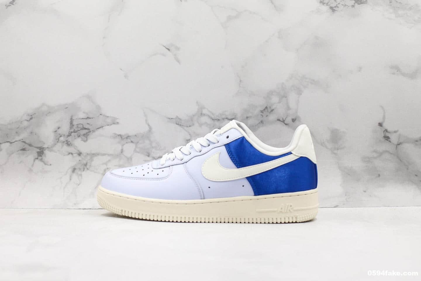 耐克Nike Air Force 1 Low公司级版本空军低帮浅蓝拼接独立私模ZP同源皮料鞋头电脑冲孔全掌气垫solo气垫 货号：AH8462-401