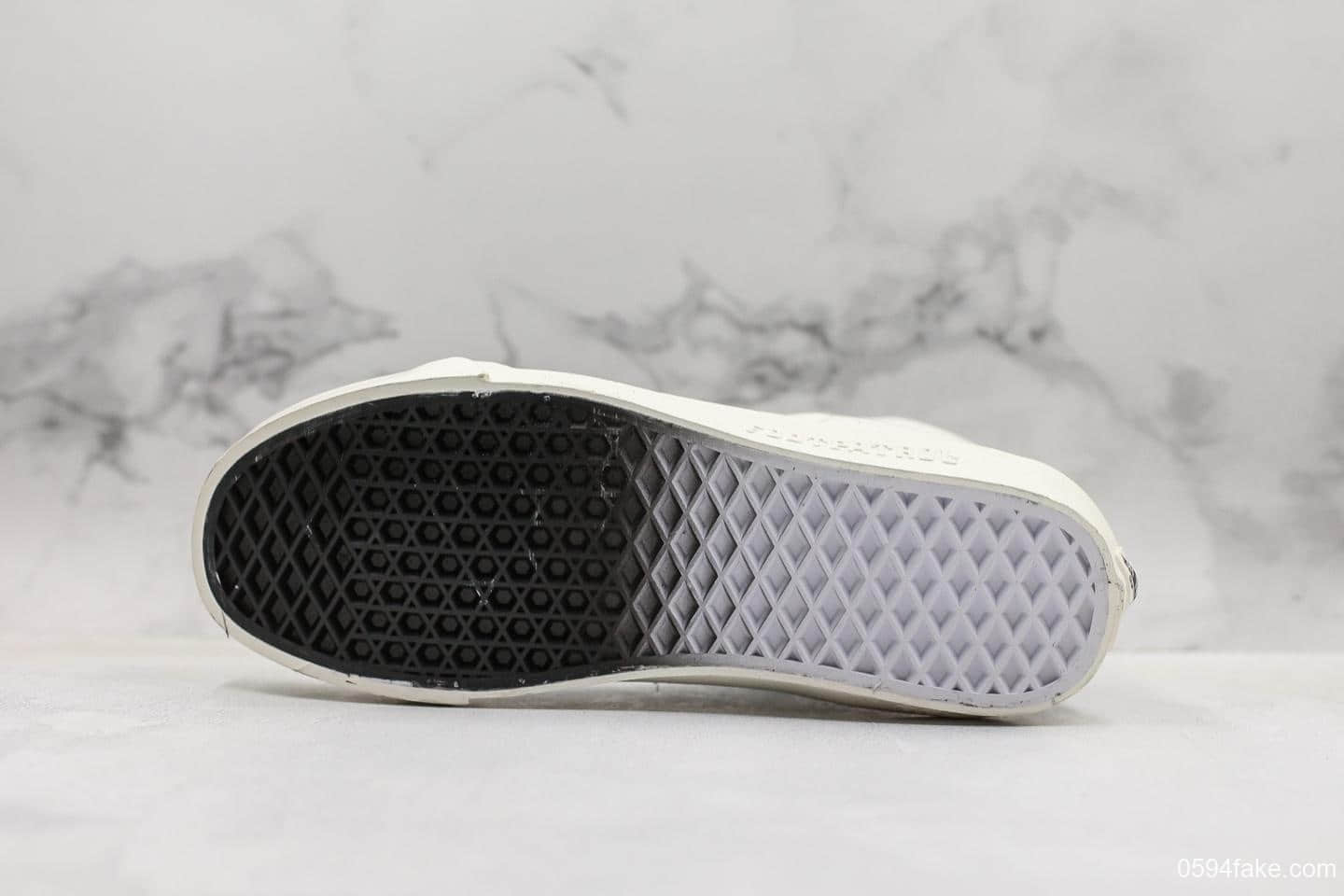 万斯Footpatrol x Vans Vault联名防毒面具真标麂皮阴阳鞋底系列硫化双色围条高帮帆布鞋