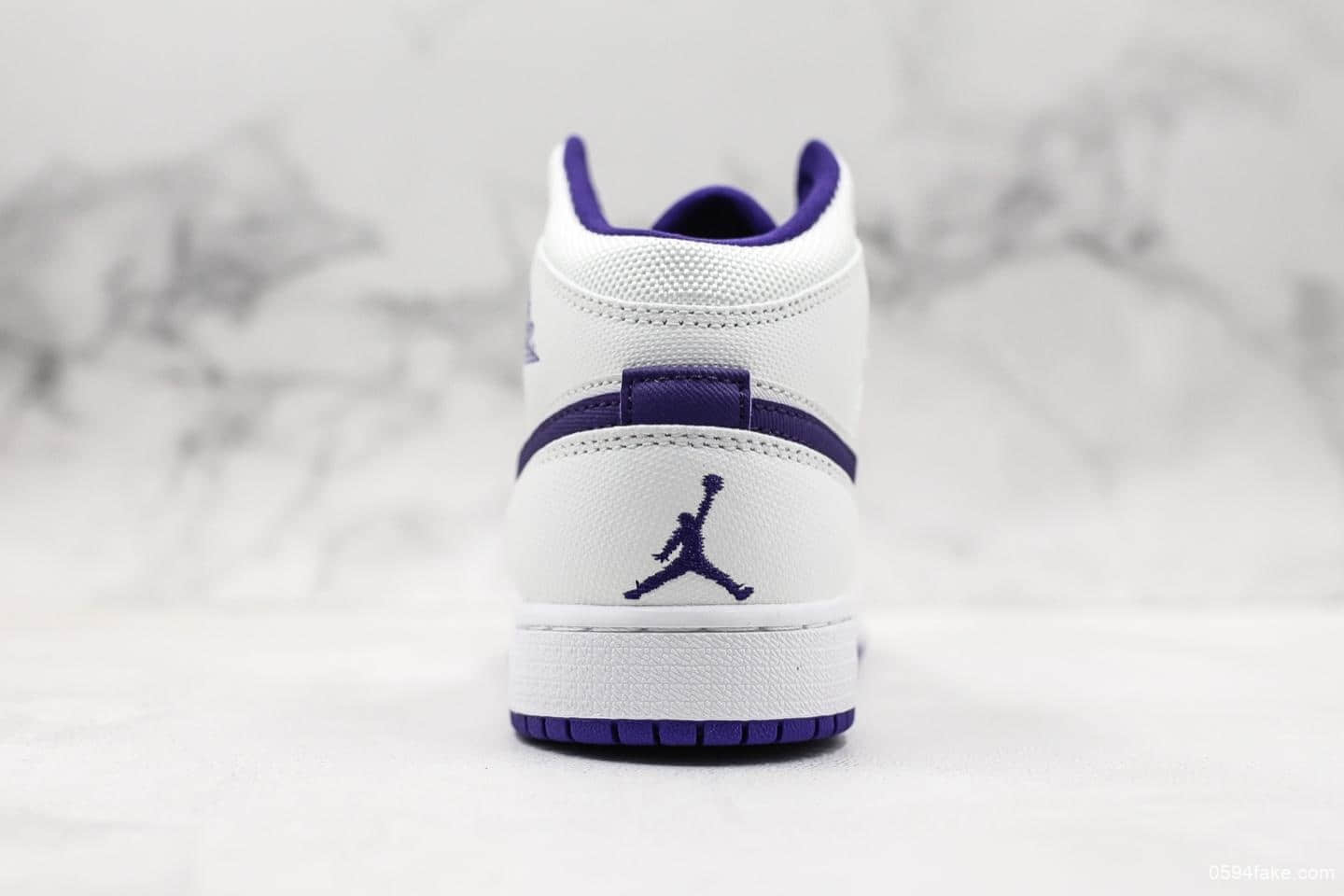 耐克Nike Air Jordan 1 Mid纯原版本乔丹中帮AJ1原盒原标正确中底区别市面尝鲜版本 货号：332148-137