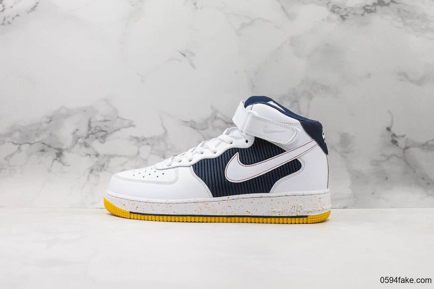 耐克Nike Air Force 1 '07公司级版本空军一号经典低帮百搭休闲运动板鞋蓝黄白内置全掌气垫 货号：596728-306