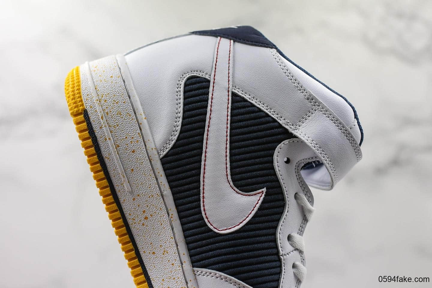 耐克Nike Air Force 1 '07公司级版本空军一号经典低帮百搭休闲运动板鞋蓝黄白内置全掌气垫 货号：596728-306