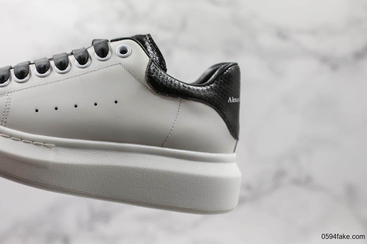 麦昆Alexander Mcqueen 2019纯原版本黑色蛇纹全新版本原鞋开模一比一打造区别市面通货版本