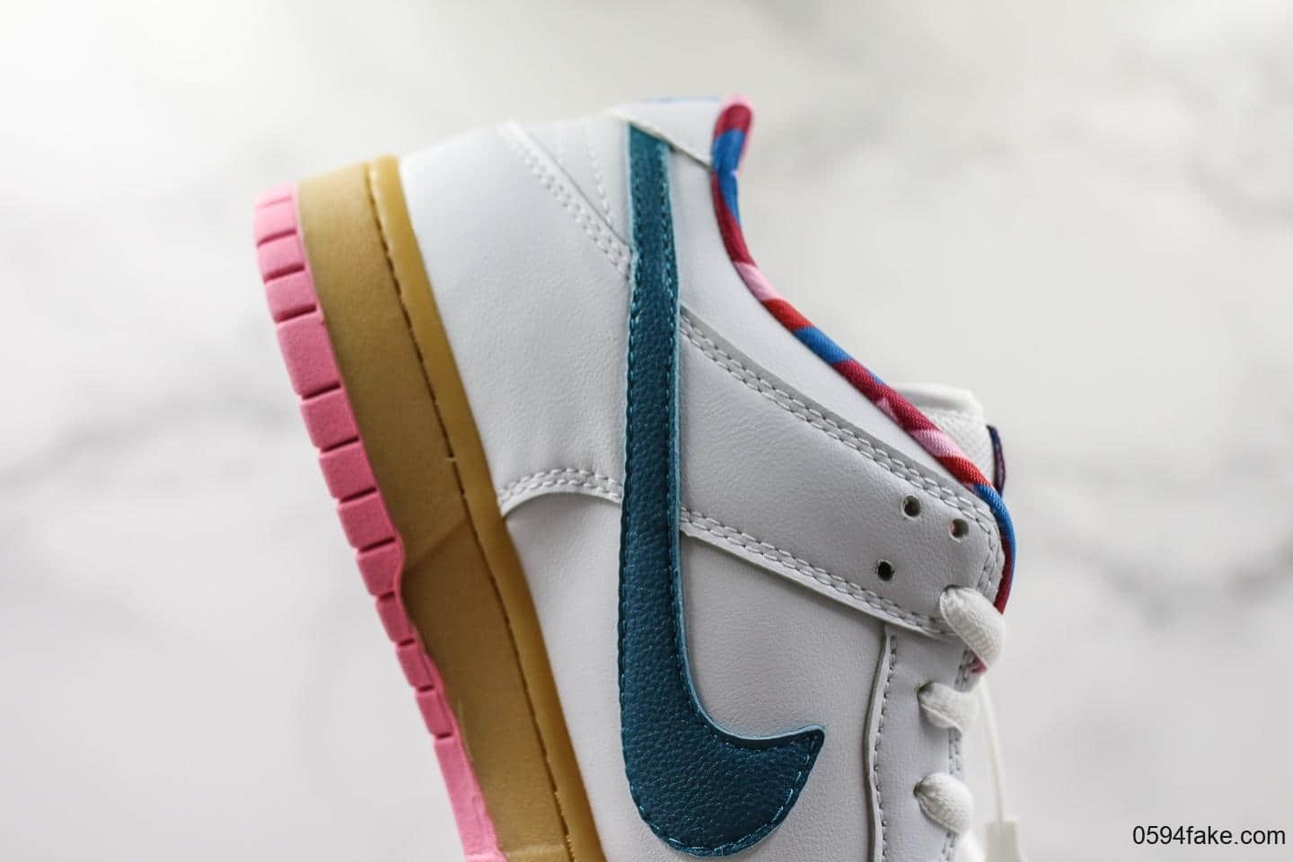 耐克NIKE SB DUNK LOW X PARRA艺术家联名纯原版本SB板鞋蓝粉毛绒区别市面通货版本 货号：CN4504-108