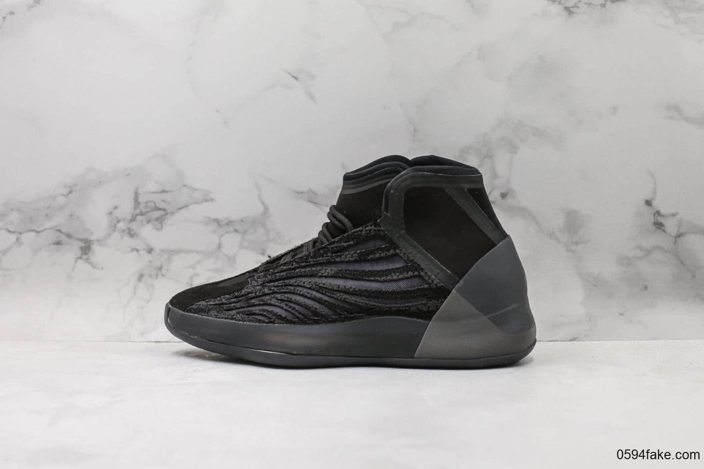 阿迪达斯Adidas Yeezy Basketball Quantum BOOST椰子高端篮球鞋纯原版本黑白斑马实战篮球鞋原厂ZP材质 货号：EG1535