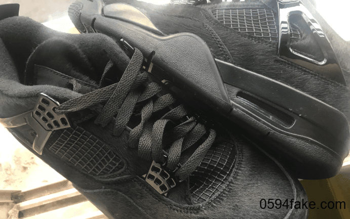 经典“黑猫”配色！Air Jordan 4“ Black Cat”明年回归！ 货号：CU1110-010