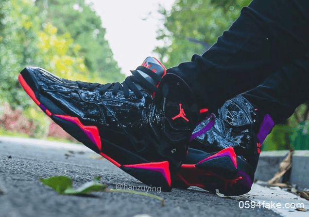 Air Jordan 7 WMNS “Black Patent Leather”释出上脚图！质感不俗！ 货号：313358-006